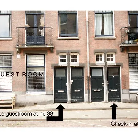 Guestroom With Private Entrance At Pieter Langendijkstraat Gæstehus Amsterdam